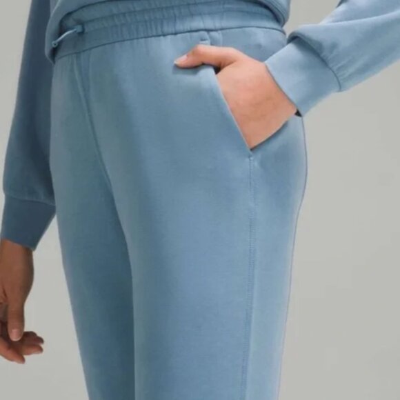 lululemon softstreme high rise straight leg cropped pant in utility blue size 2 - Picture 2 of 13